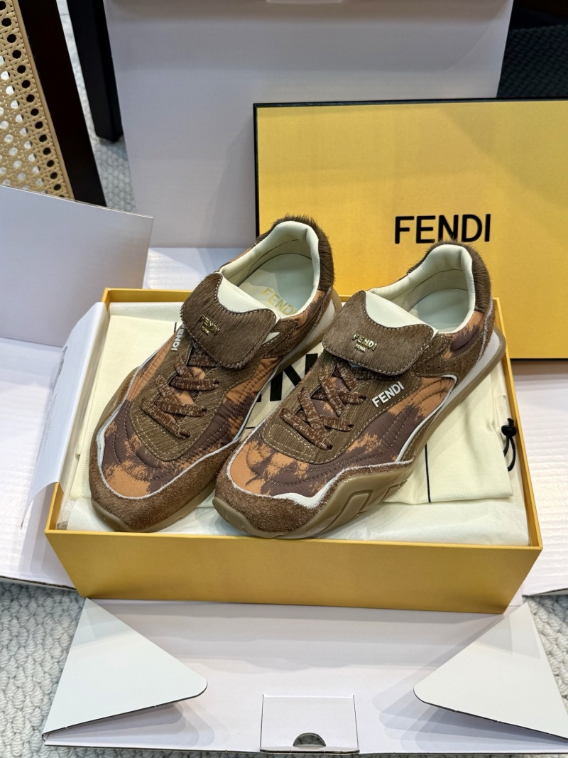 Женские кроссовки Fendi Wave