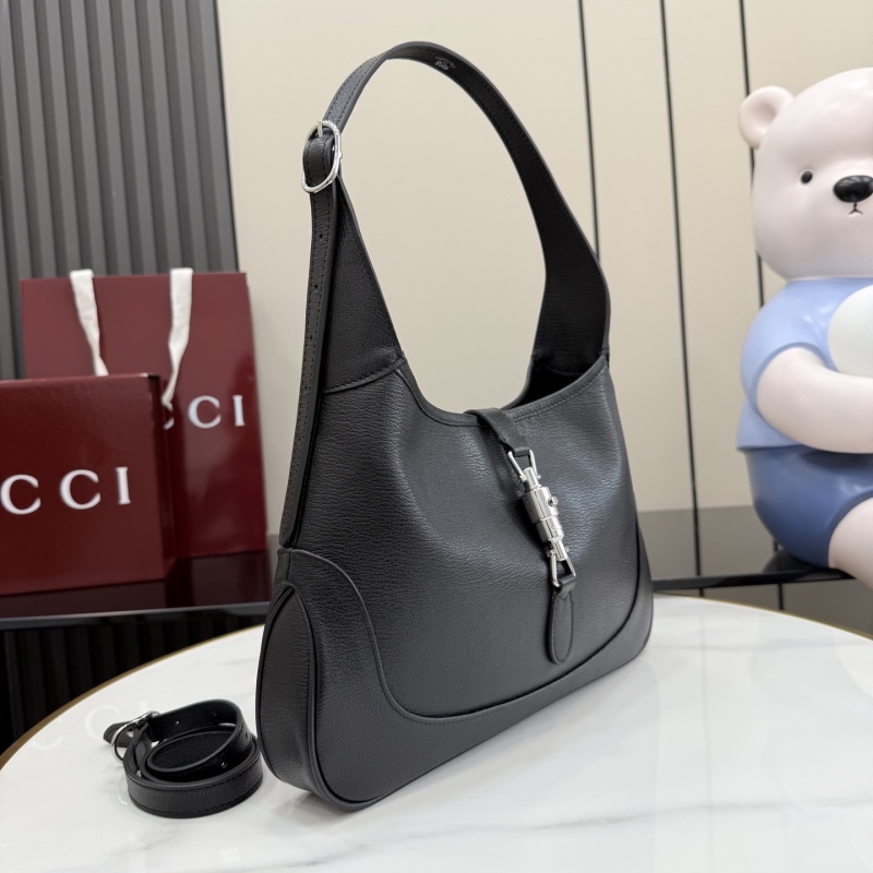 Черная кожаная сумка Gucci с ремешком