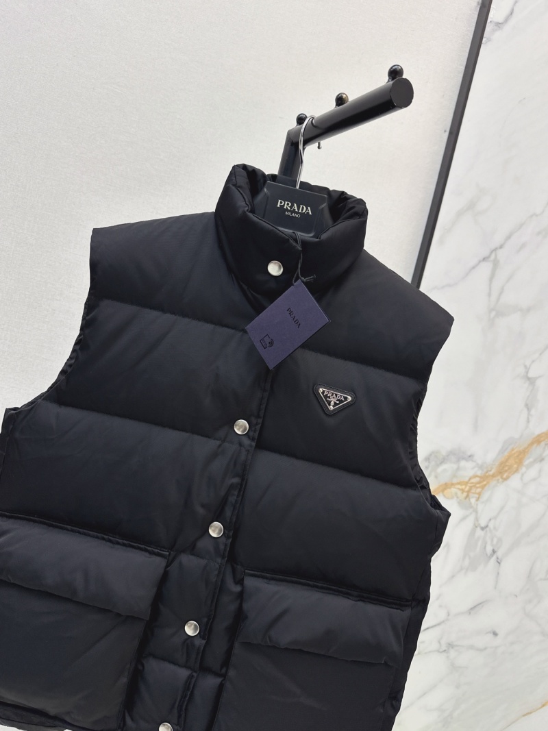 Жилет Prada