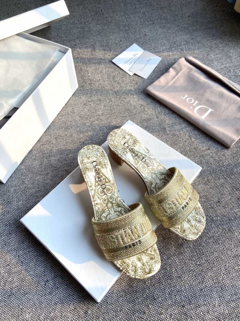 Женские босоножки Dior на среднем каблуке