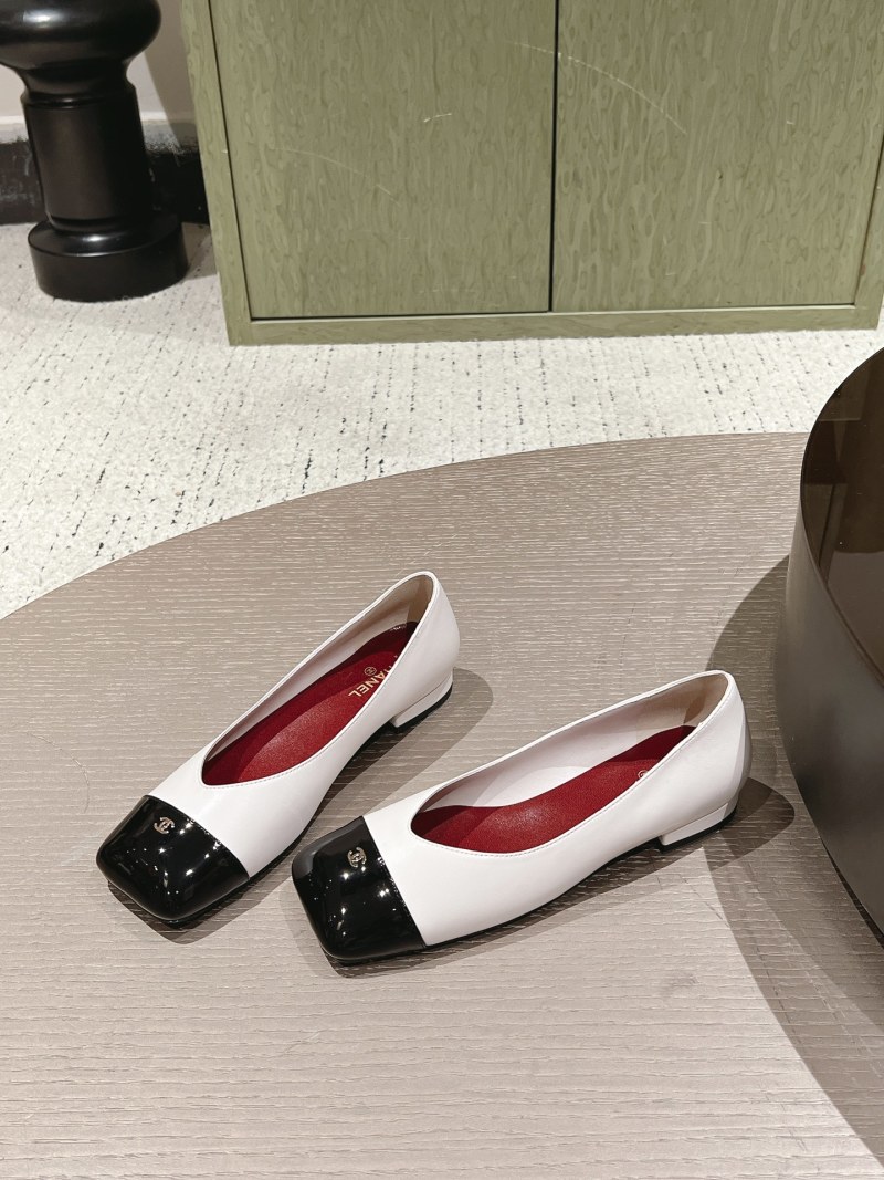 Женские туфли классические двухцветные на каблуке Chanel