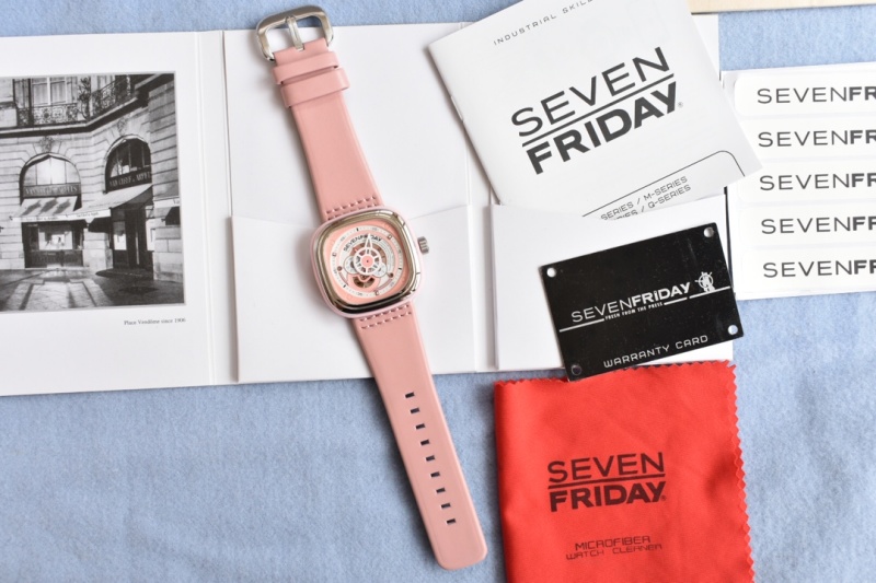 Часы SevenFriday