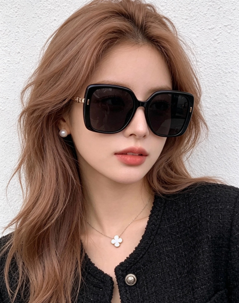 Квадратные женские солнцезащитные очки с поляризацией Gucci