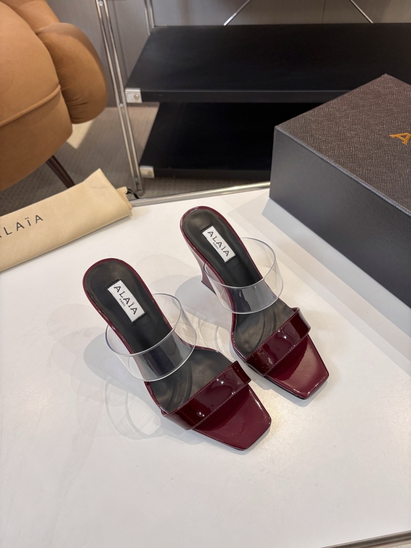 Женские лаковые мюли на клине Alaïa