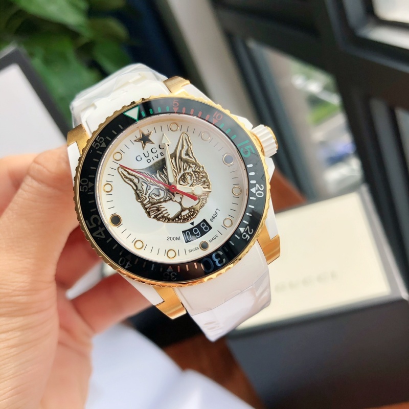 Часы Gucci