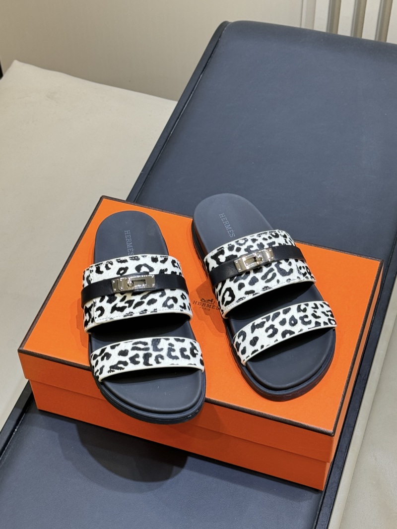 Шлёпанцы Hermes с ремешком Hermès