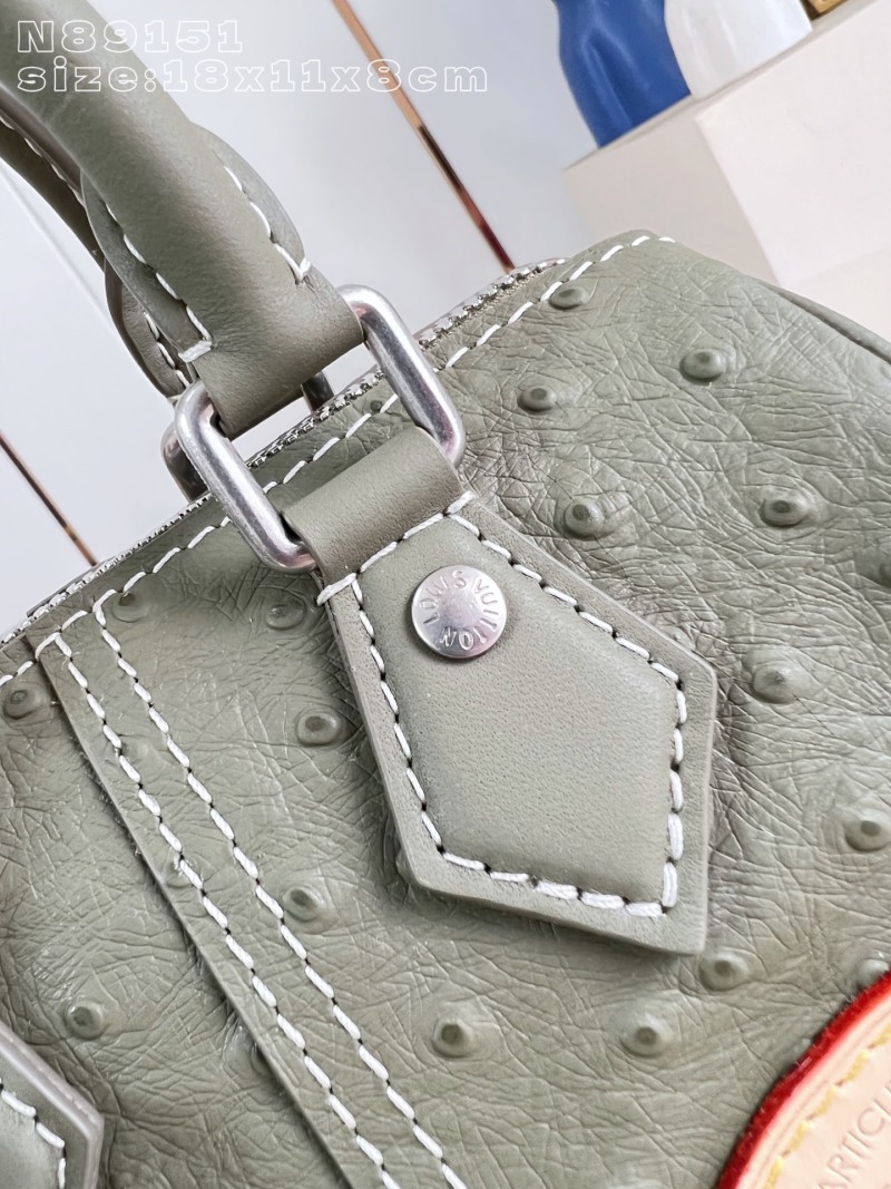 Сумка Speedy Bandoulière 18 оливкового цвета Louis Vuitton