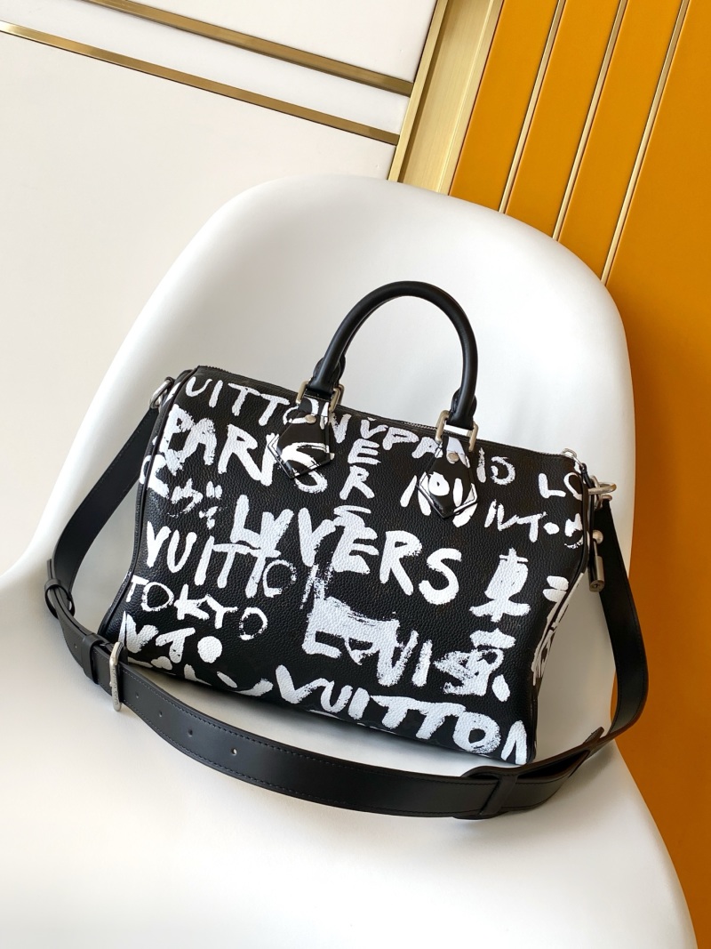 Сумка Louis Vuitton с монограммой