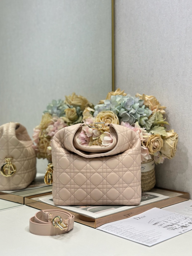 Сумка Dior розовая с диагональной строчкой, модель 1538