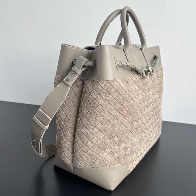 Сумка Bottega Veneta Andiamo из замши и кожи
