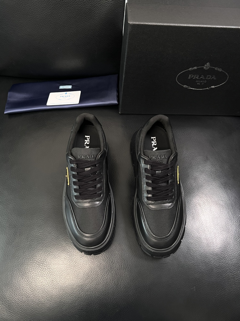 Кроссовки Prada