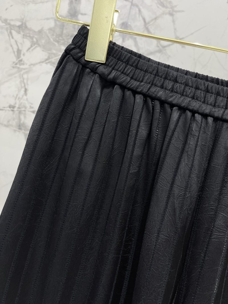 Чёрные брюки Ermanno Scervino с вертикальной складкой