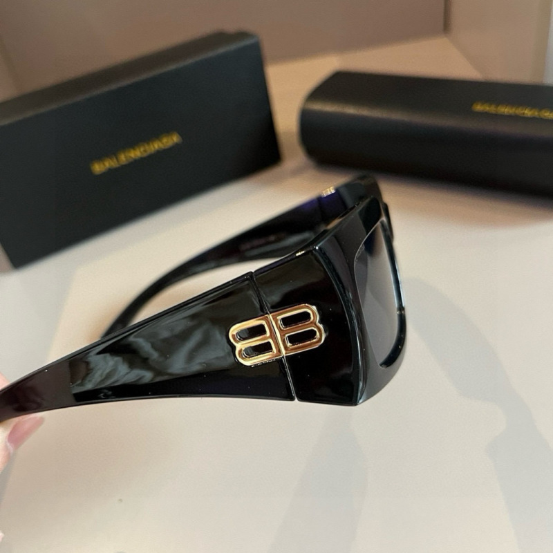Солнцезащитные очки Balenciaga