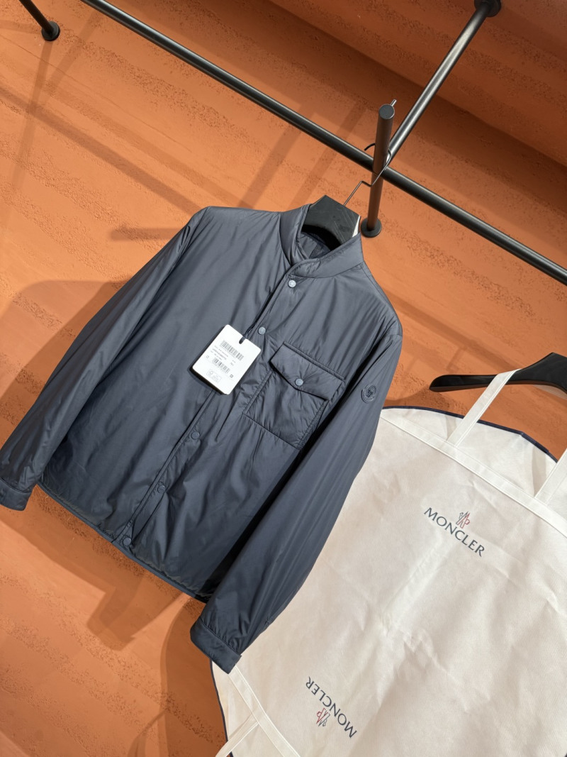 Пуховик Moncler