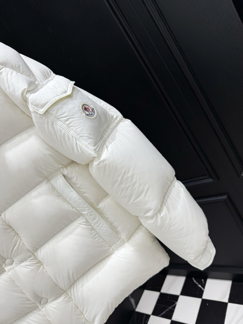 Пуховик Moncler