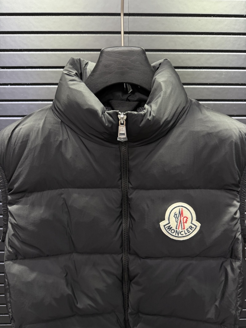 Жилет Moncler