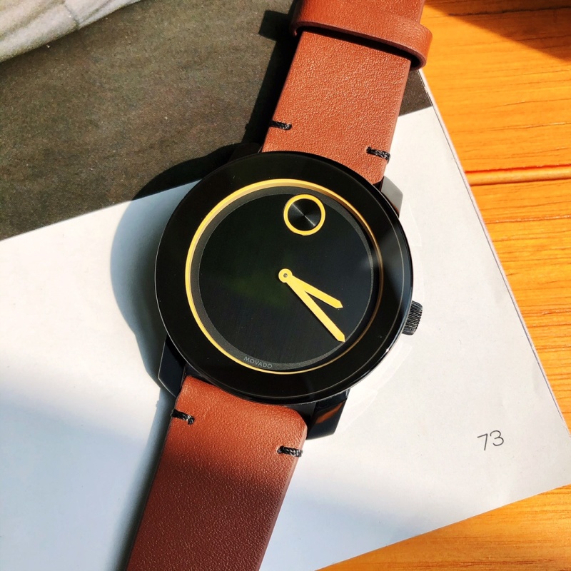 Часы Movado