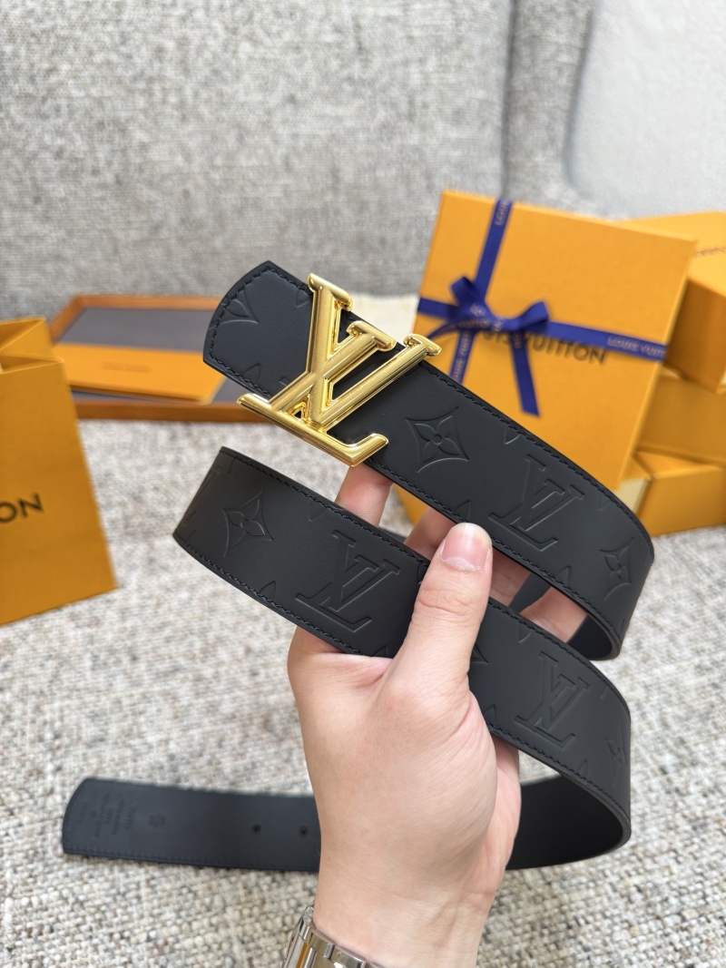 Кожаный ремень Louis Vuitton с золотой пряжкой