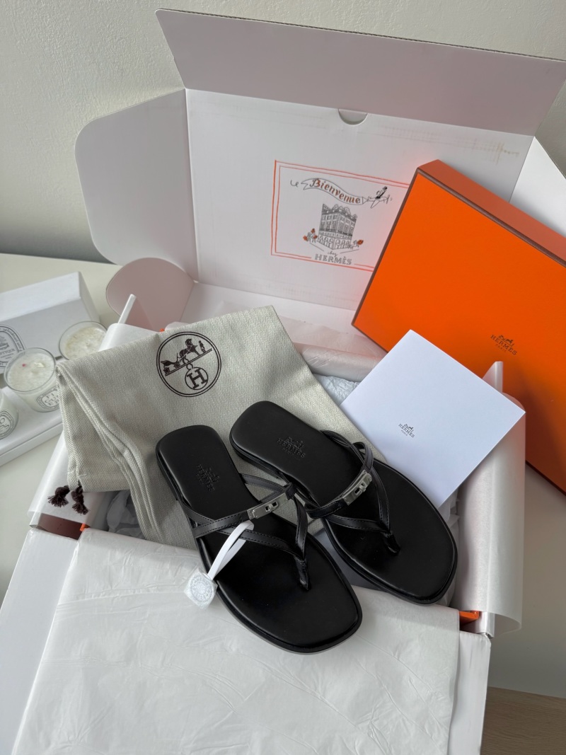 Женские черные кожаные шлепанцы с пряжкой Hermès