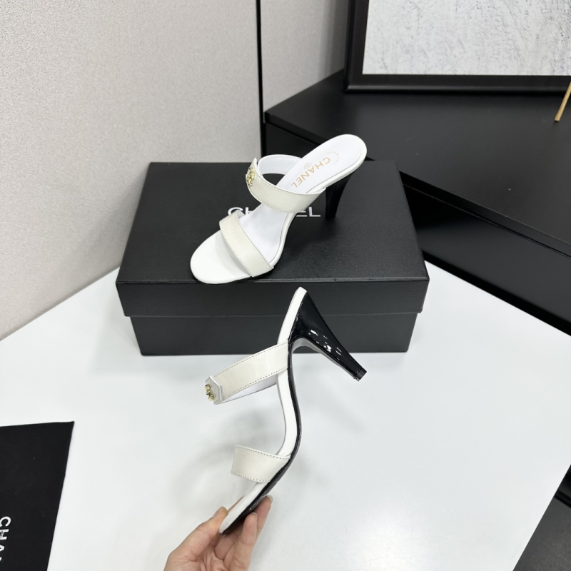 Женские белые босоножки на каблуке Chanel