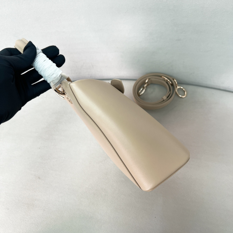 Сумка Dior Cigale с декоративным бантом