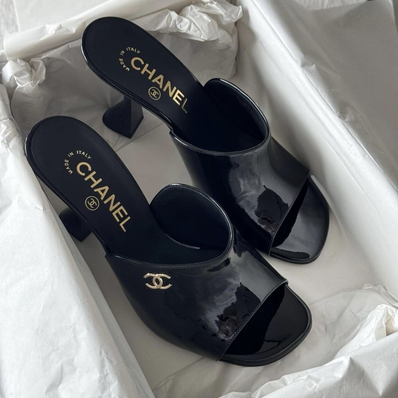 Шлепанцы Chanel черные