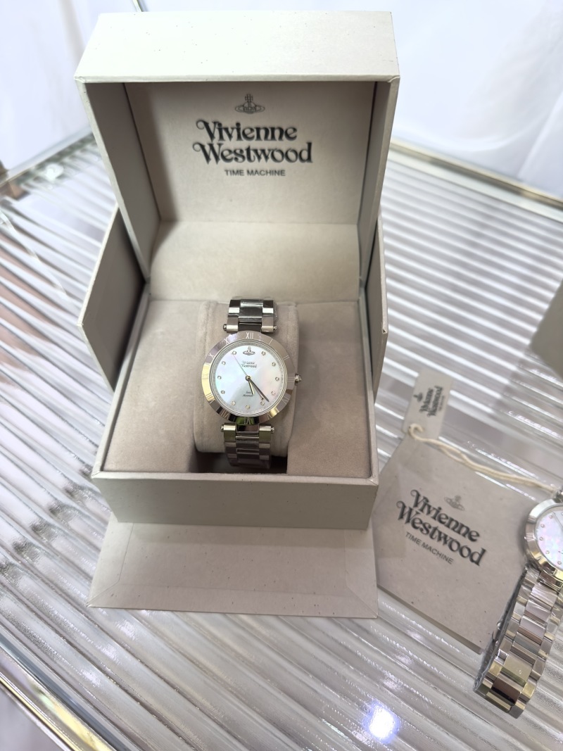 Часы Vivienne Westwood