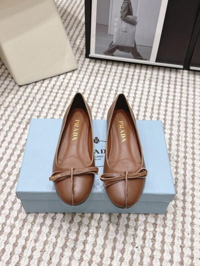 Балетки Prada с бантом