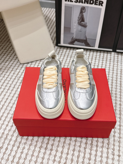 Женские кроссовки Salvatore Ferragamo на массивной подошве