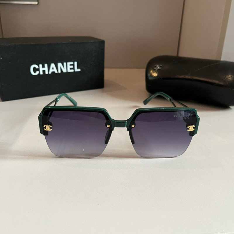 Солнечные очки Chanel