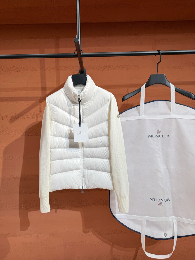 Пуховик Moncler