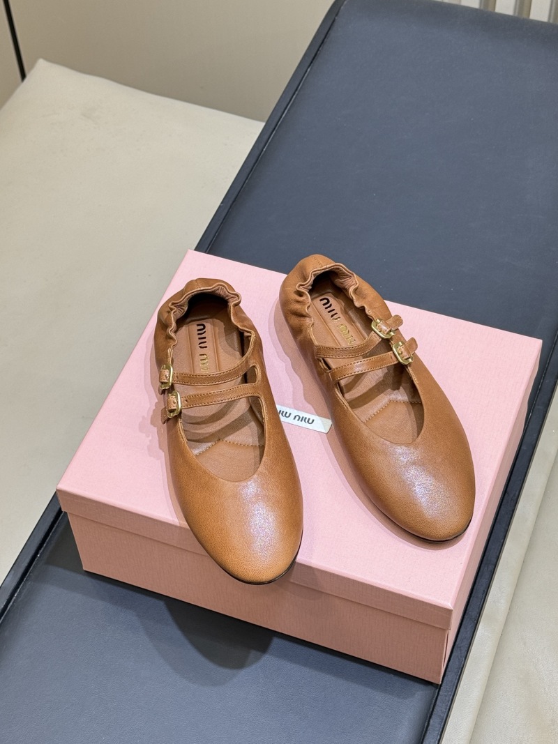 Женские туфли Miu Miu с двойным ремешком