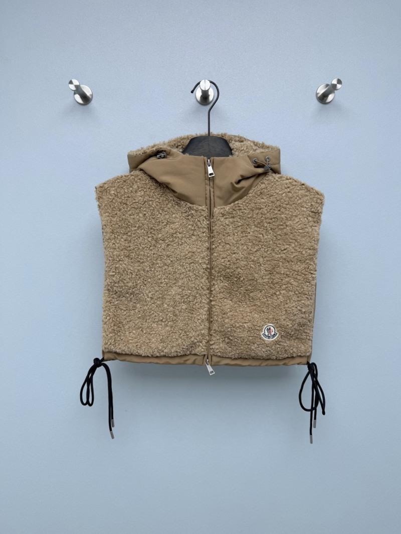 Жилет Moncler с капюшоном