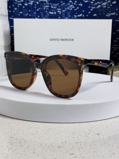 Солнечные очки Gentle Monster модели ROSEY