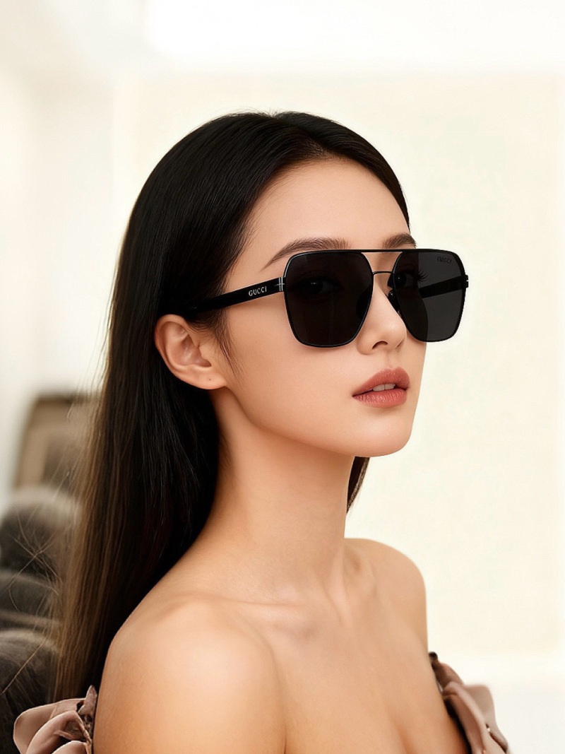 Солнцезащитные очки GUCCI