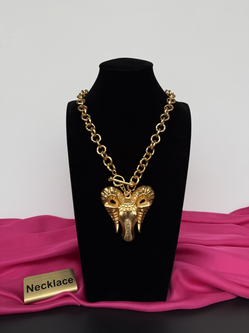 Колье с подвеской в виде головы овцы Schiaparelli