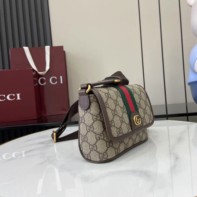Сумка Gucci с монограммой и ремешком