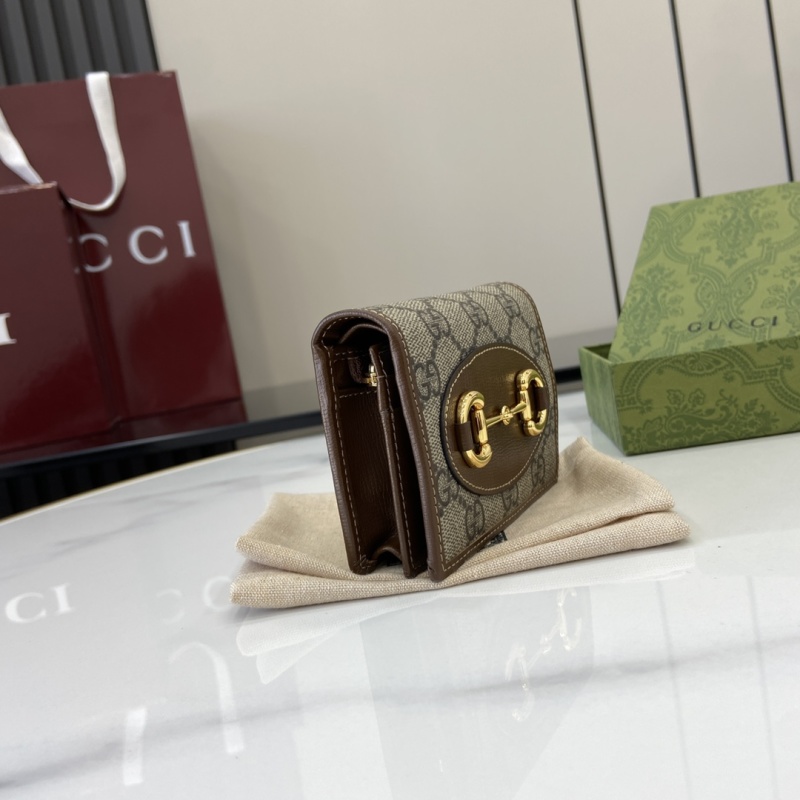 Кошелек Gucci с принтом GG и фурнитурой
