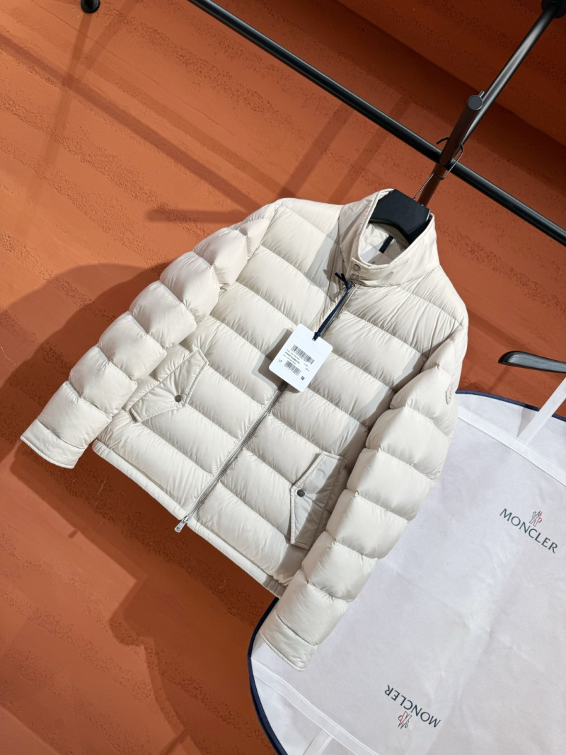 Пуховик Moncler
