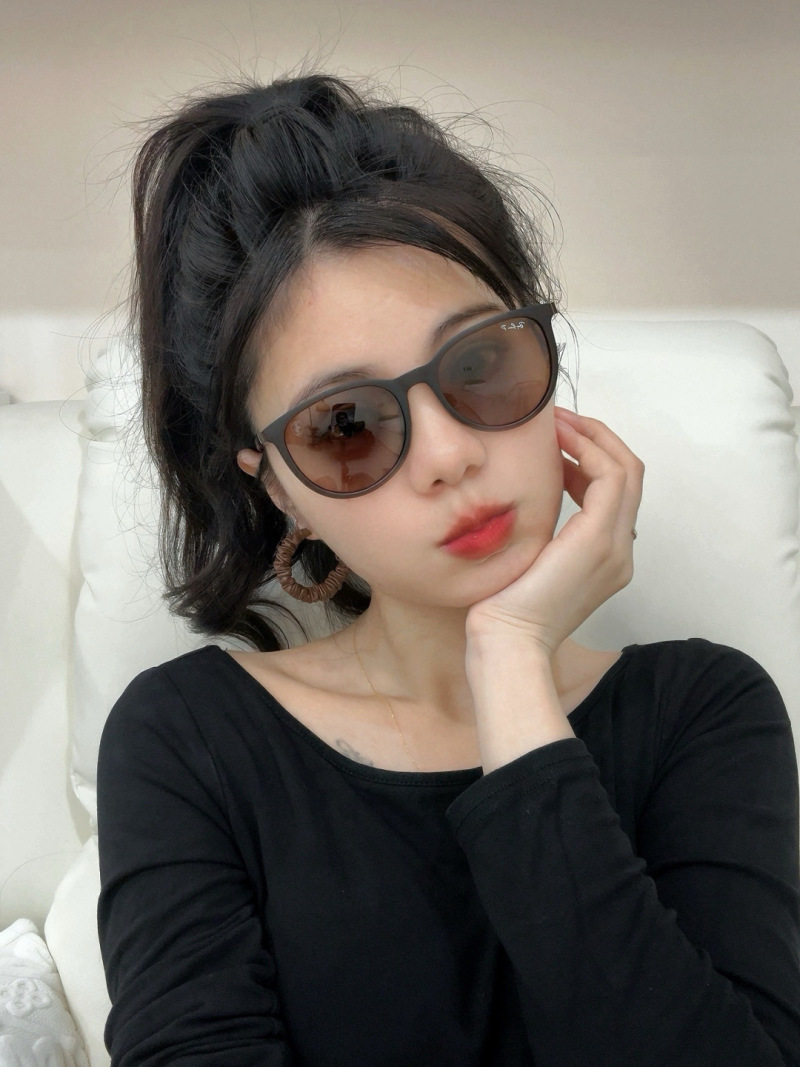 Солнцезащитные очки Ray-Ban RB7839