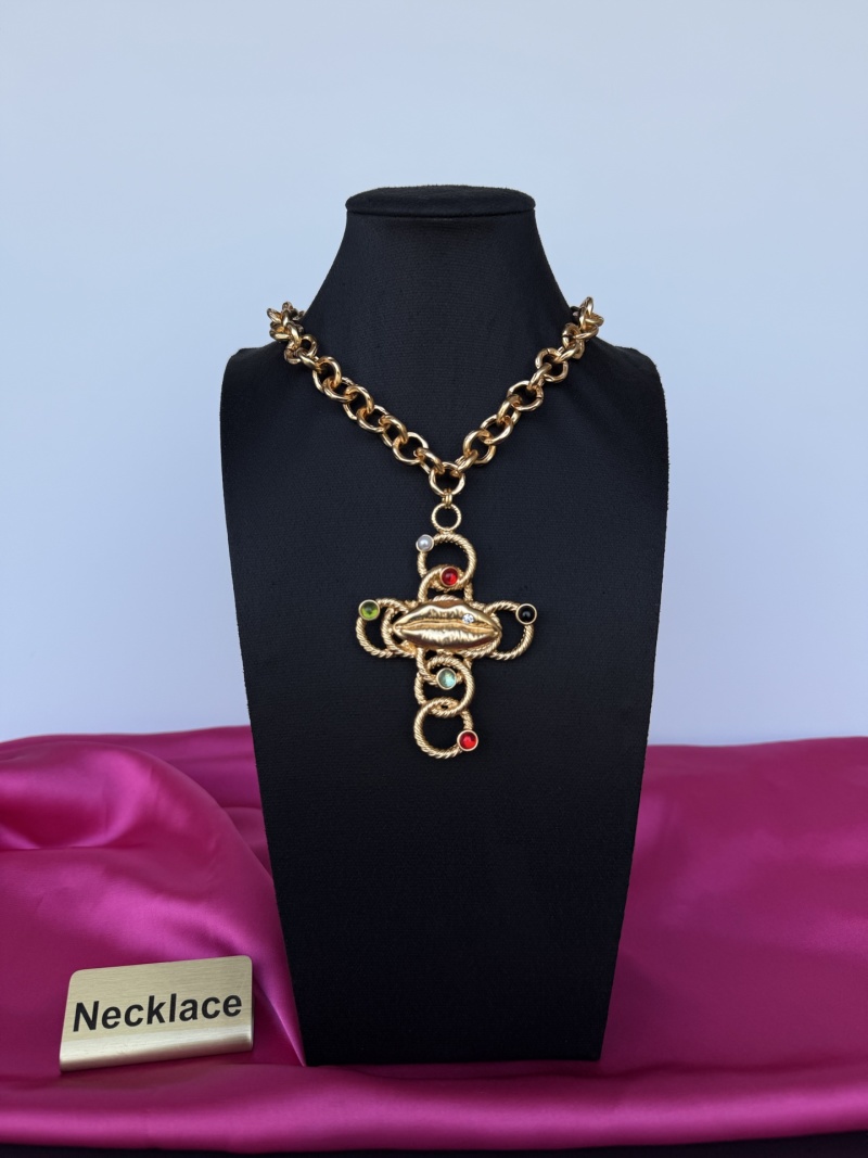 Колье с крестом и стразами Schiaparelli