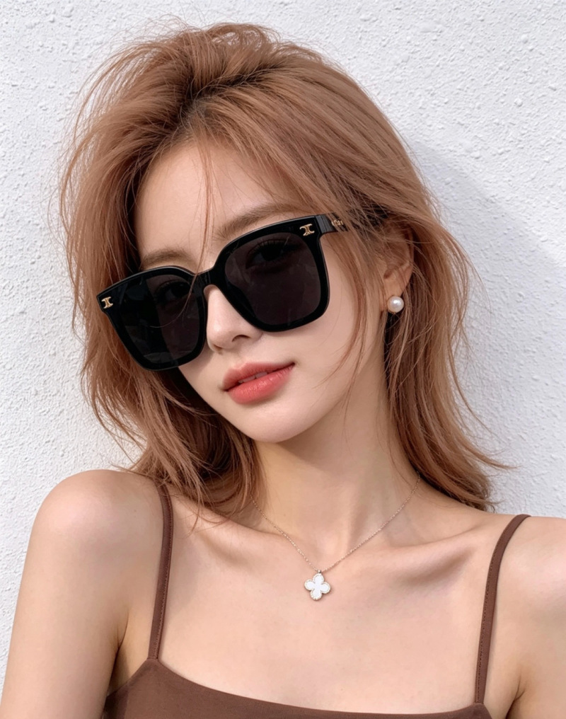 Солнцезащитные очки больших форм с логотипом Celine