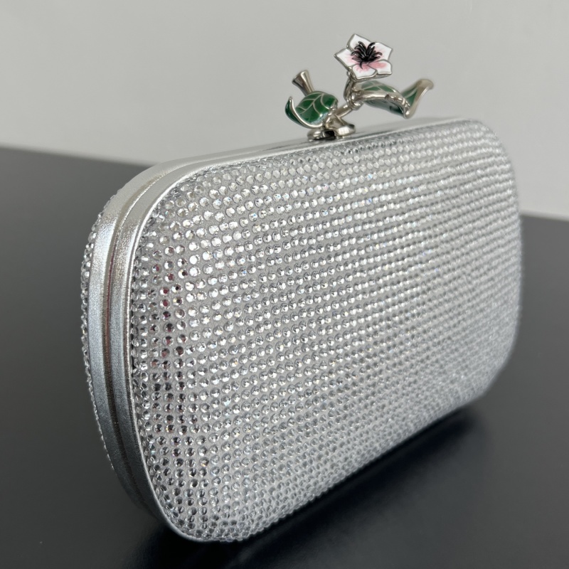 Элегантный вечерний клатч с кристаллами Bottega Veneta