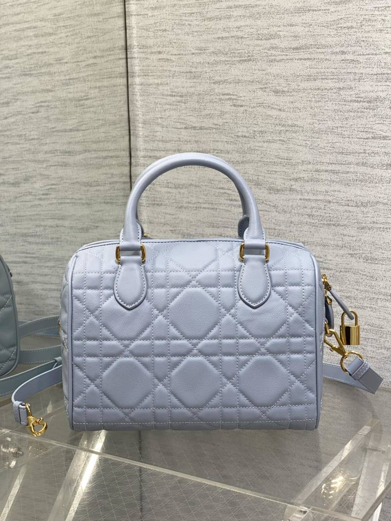 Синяя сумка Dior с ручками и ремнем