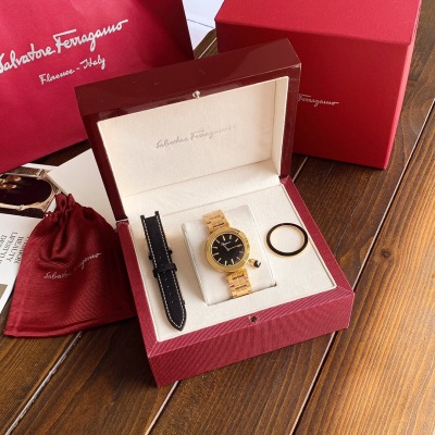 Часы Ferragamo