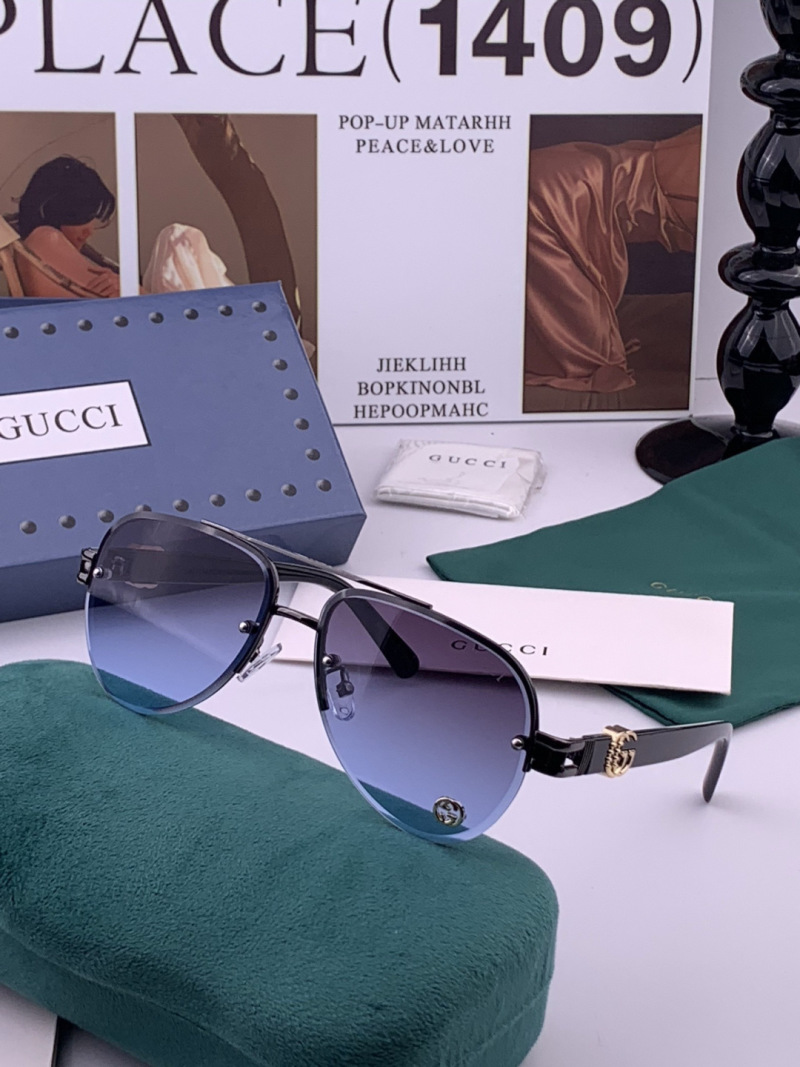 Солнцезащитные очки авиаторы в черной оправе Gucci