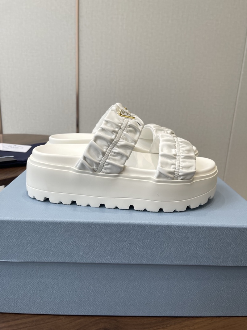 Женские белые шлепанцы Prada с двойным ремешком и платформой