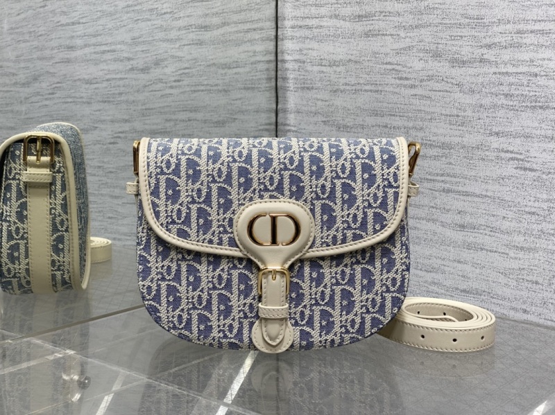 Сумка Dior с монограммой и ремешком