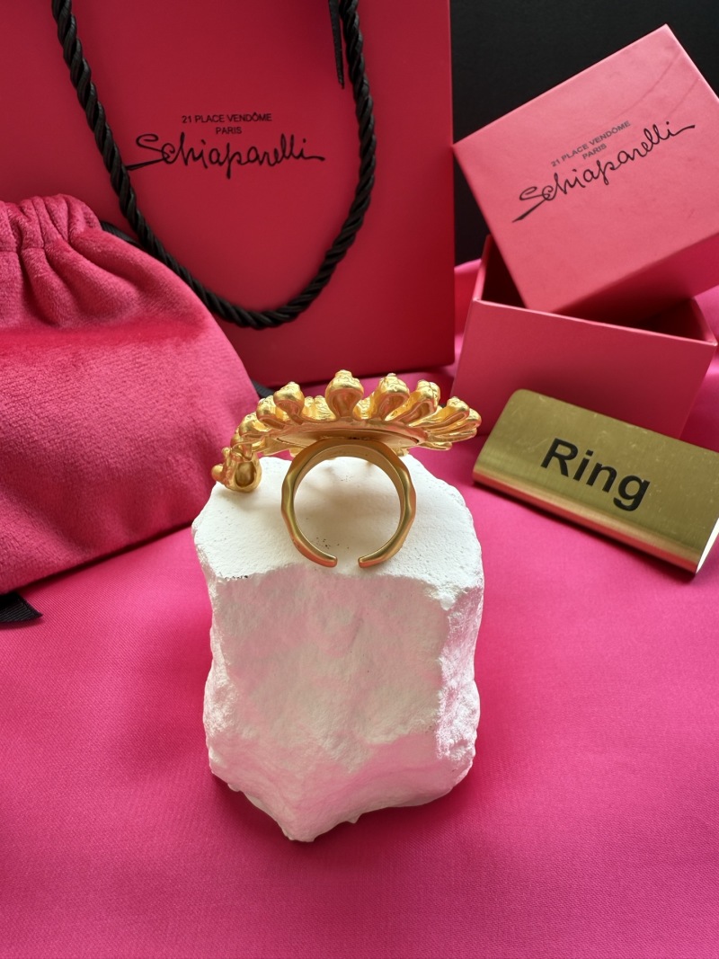 Золотистое кольцо с глазом Schiaparelli