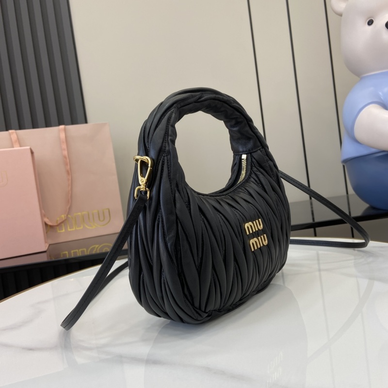 Сумка Miu Miu черная стеганая